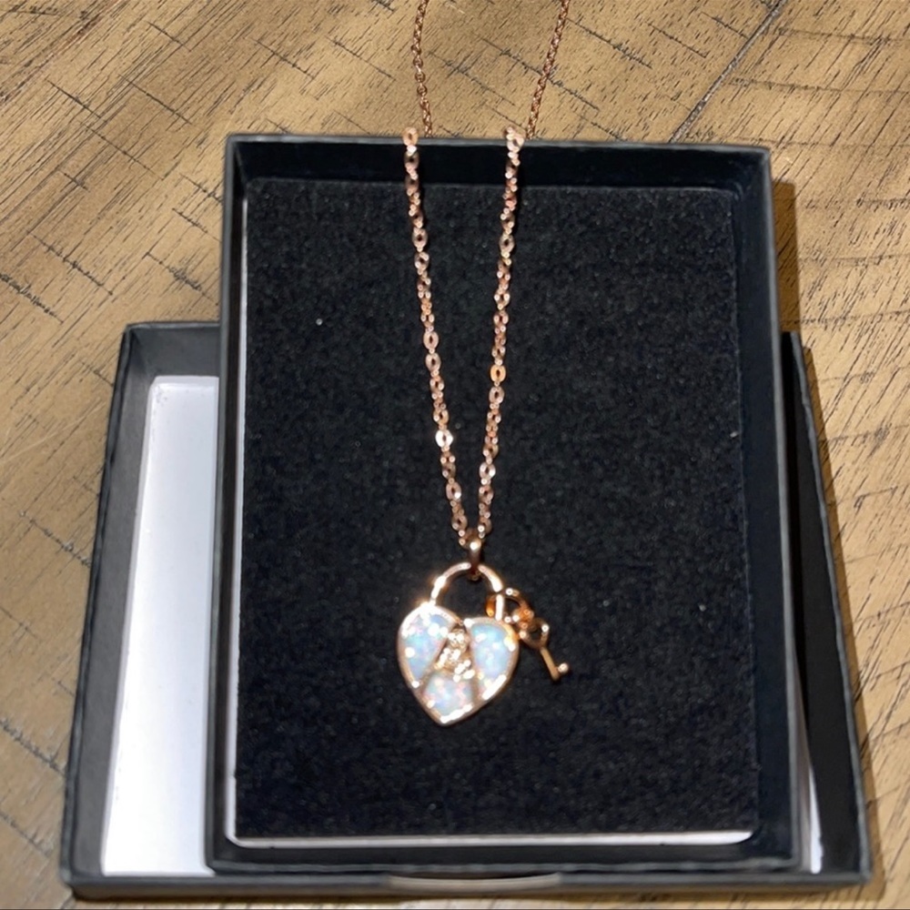 Gold and opal bracelet and necklace set